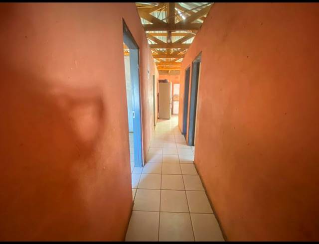 3 BEDROOM HOUSE FOR SALE IN PALM RIDGE EXT 2